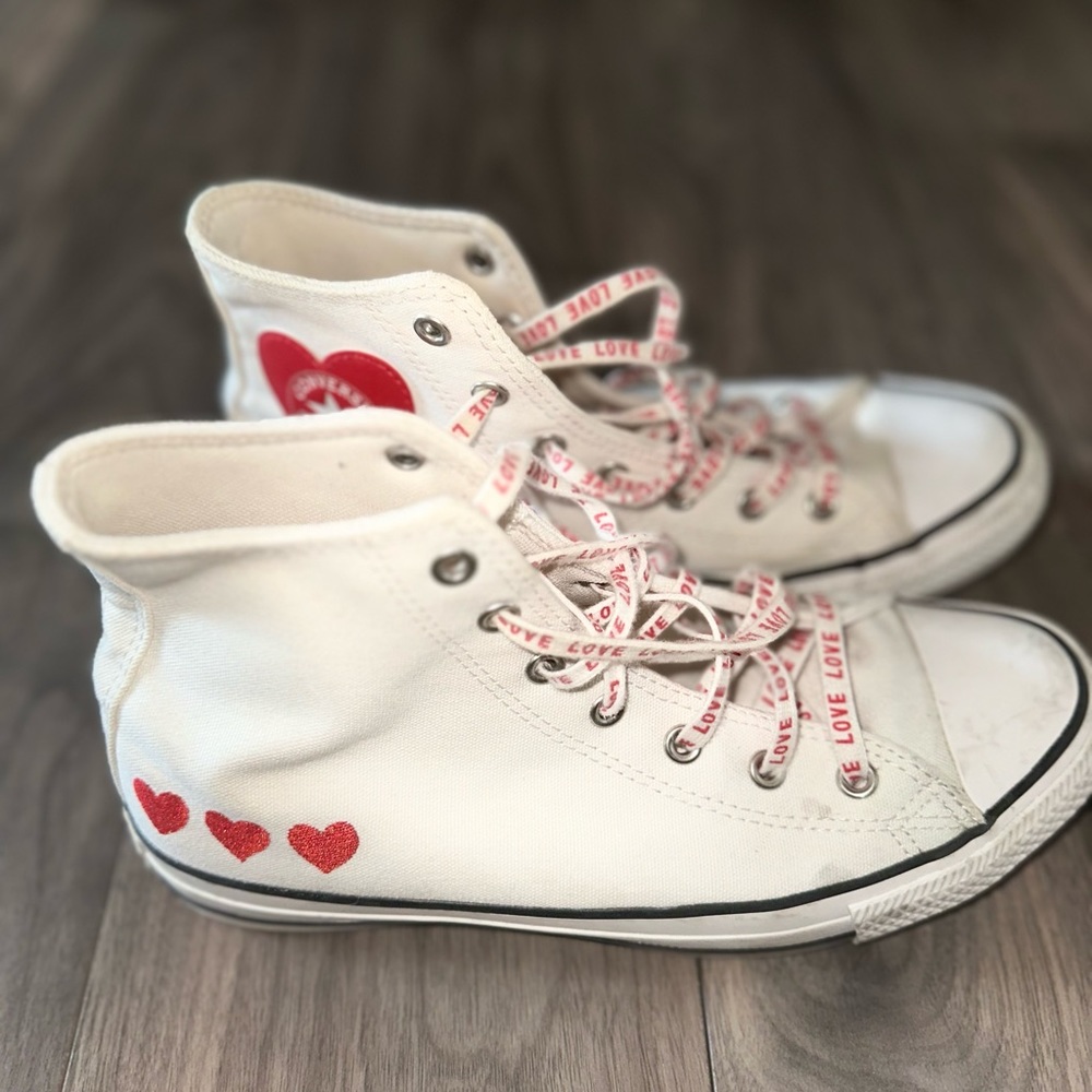Converse Valentines limited edition